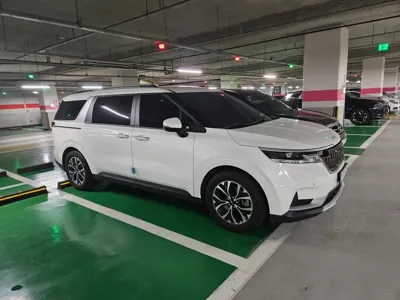 Kia Canival 2022, 61696 км, за 3216.49 USD