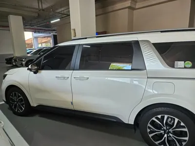 Kia Canival 2022, 61696 км, за 3216.49 USD