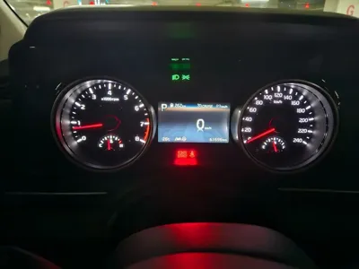 Kia Canival 2022, 61696 км, за 3216.49 USD