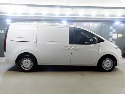 Hyundai Staria 2022, 126909 км, за 10863.92 USD