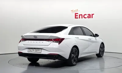 Hyundai Avante 2023, 33070 км, за 65110.35 USD