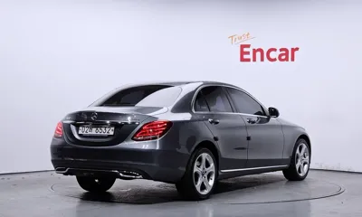 Mercedes-Benz C-Class 2018, 65844 км, за 12487.61 USD