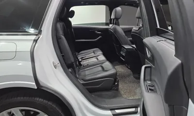 Audi Q7 2023, 61905 км, за 51355.37 USD - фото 12