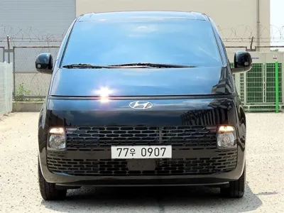 Hyundai Staria 2022, 43000 км, за 15401.91 USD