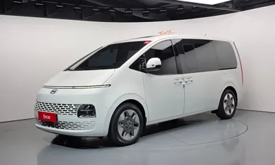 Hyundai Staria · 2023 год