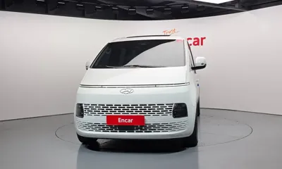 Hyundai Staria 2023, 63674 км, за 20482.32 USD