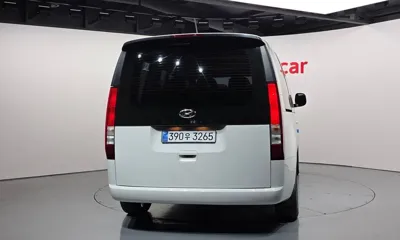 Hyundai Staria 2023, 63674 км, за 20482.32 USD