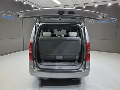 Hyundai Starex 2020, 72877 км, за 12286.29 USD - фото 19