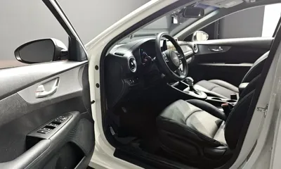 Kia K3 2022, 50951 км, за 8664.83 USD - фото 10