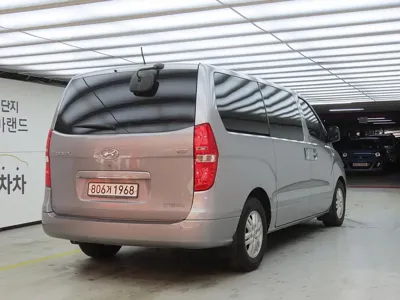 Hyundai Starex 2016, 185960 км, за 3435.74 USD