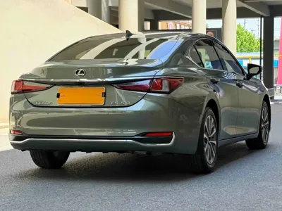 Lexus ES 2023, 33000 км, за 26413.09 USD