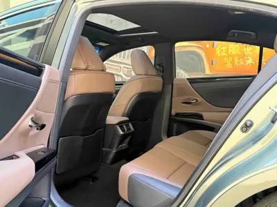 Lexus ES 2023, 33000 км, за 26413.09 USD - фото 6