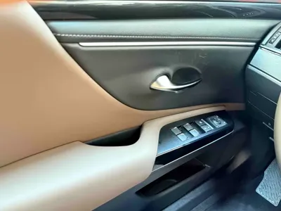 Lexus ES 2023, 33000 км, за 26413.09 USD - фото 9