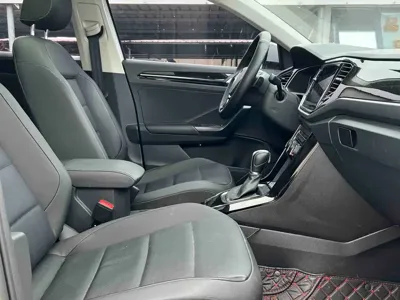 Volkswagen T-Roc 2022, 47000 км, за 15861.96 USD - фото 8