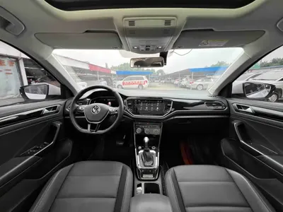 Volkswagen T-Roc 2022, 47000 км, за 15861.96 USD - фото 10