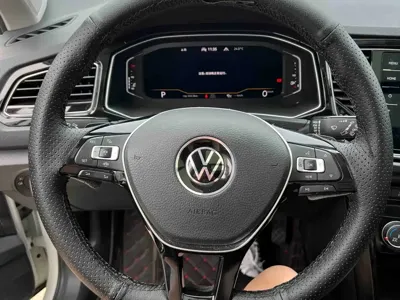 Volkswagen T-Roc 2022, 47000 км, за 15861.96 USD - фото 11