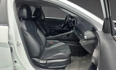 Hyundai Avante 2021, 61144 км, за 12275.17 USD - фото 10