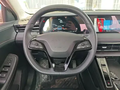 Roewe i5 2023, 9300 км, за 6209.41 USD - фото 11