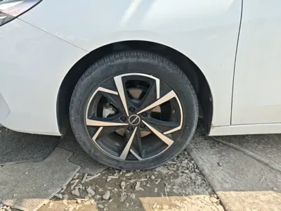 Roewe i5 2023, 9300 км, за 6209.41 USD - фото 23