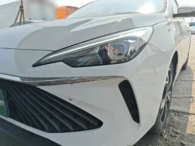 Roewe i5 2023, 9300 км, за 6209.41 USD - фото 24