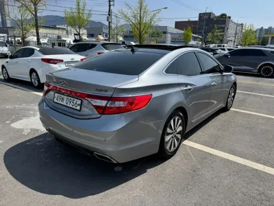 Hyundai Grandeur 2016, 146666 км, за 5732.9 USD
