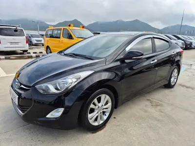 Hyundai Avante · 2012 год