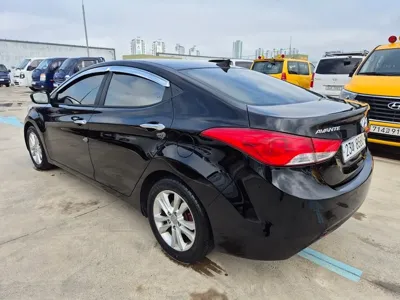 Hyundai Avante 2012, 129293 км, за 2166.21 USD