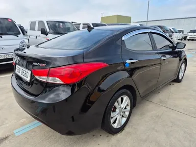 Hyundai Avante 2012, 129293 км, за 2166.21 USD