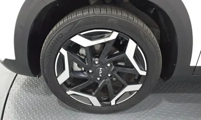 Kia Seltos 2023, 12015 км, за 32985.22 USD
