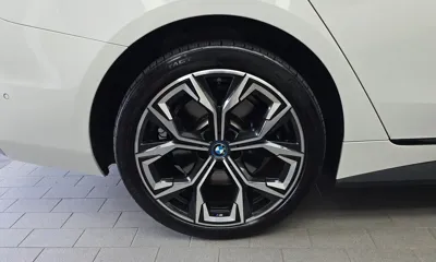 BMW i4 2022, 83538 км, за 30400.6 USD