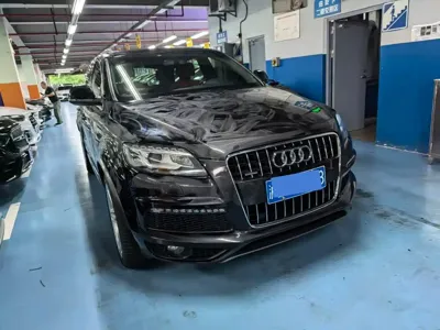 Audi Q7 · 2011 год