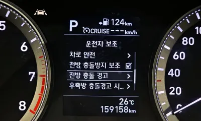 Hyundai Grandeur 2018, 159158 км, за 8261.78 USD - фото 19
