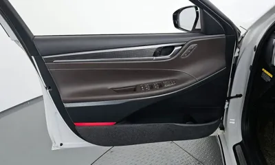 Hyundai Grandeur 2018, 159158 км, за 8261.78 USD - фото 24