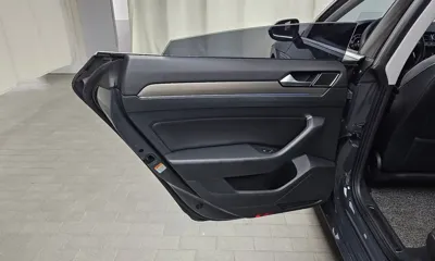 Volkswagen Arteon 2019, 112445 км, за 13544.31 USD - фото 25