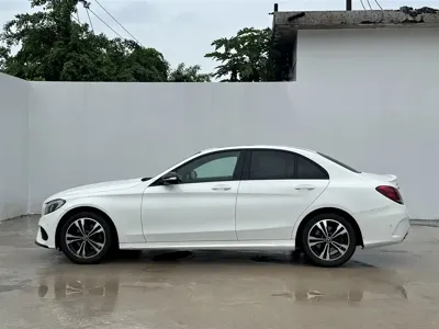 Mercedes-Benz C-Class 2018, 88000 км, за 14136.17 USD