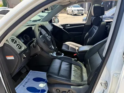 Volkswagen Tiguan 2016, 122832 км, за 5441.78 USD - фото 9
