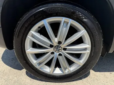 Volkswagen Tiguan 2016, 122832 км, за 5441.78 USD - фото 20