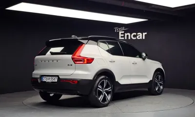 Volvo XC40 2021, 31190 км, за 18874.16 USD