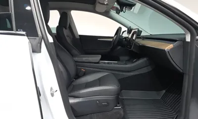 Tesla Model Y 2024, 50518 км, за 25276.89 USD - фото 26