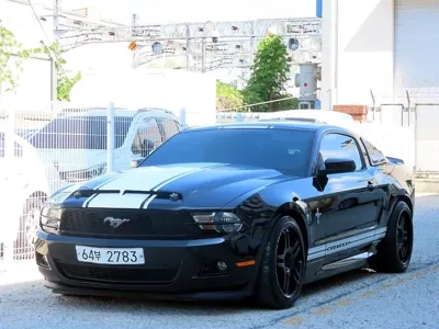 Ford Mustang 2011, 98058 км, за 6440.29 USD