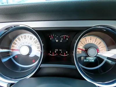 Ford Mustang 2011, 98058 км, за 6440.29 USD - фото 9
