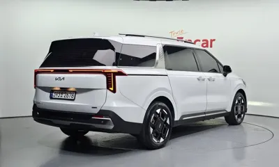 Kia Canival 2024, 48372 км, за 26913.48 USD