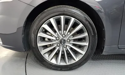 Kia K7 2016, 39895 км, за 9646.51 USD