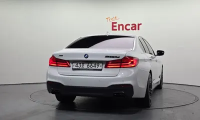 BMW 5-Series 2018, 131582 км, за 12228.99 USD