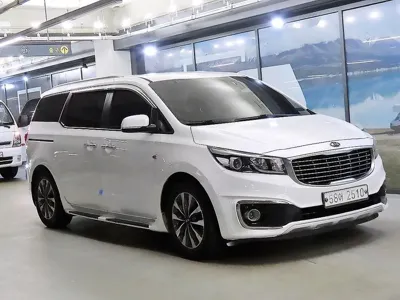 Kia Canival · 2015 год