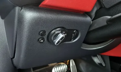 MINI Cooper Convertible 2019, 80431 км, за 14403.7 USD - фото 17