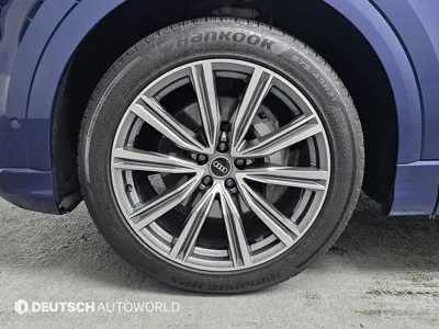 Audi Q8 2021, 49016 км, за 42280.15 USD