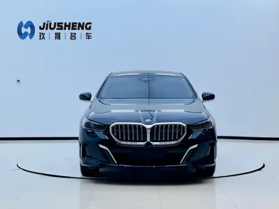 BMW 5 Series 2025, 12000 км, за 43524.76 USD