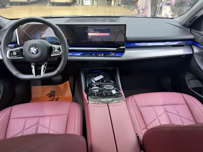 BMW 5 Series 2025, 12000 км, за 43524.76 USD - фото 8