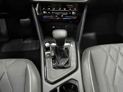 Volkswagen Tiguan L 2022, 21700 км, за 27957.08 USD